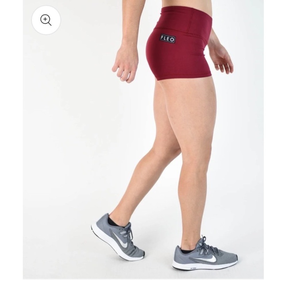 FLEO Womens Original Mid Rise Training Shorts Burgundy Wine Size Medium NWT